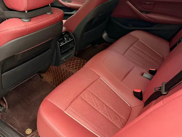BMW 5 Series — Фото автомобиля 10