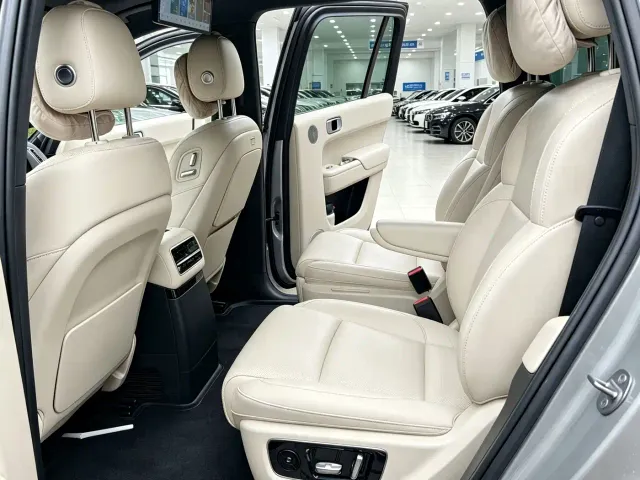 Li Auto L9 — Фото автомобиля 10