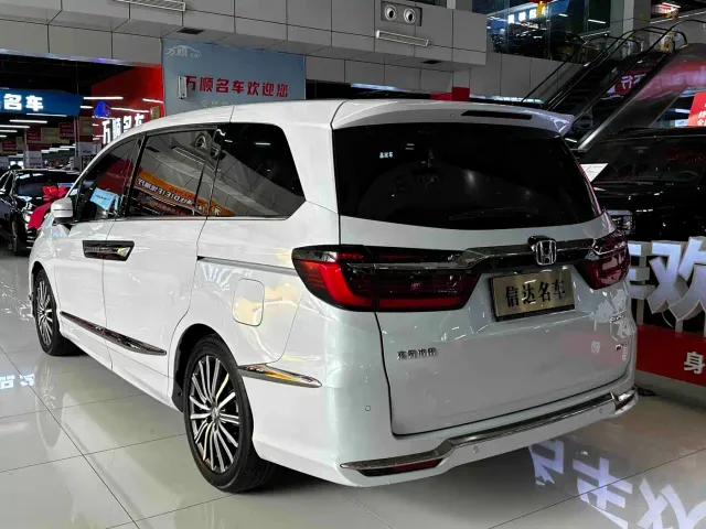 Honda Elysion — Фото автомобиля 4