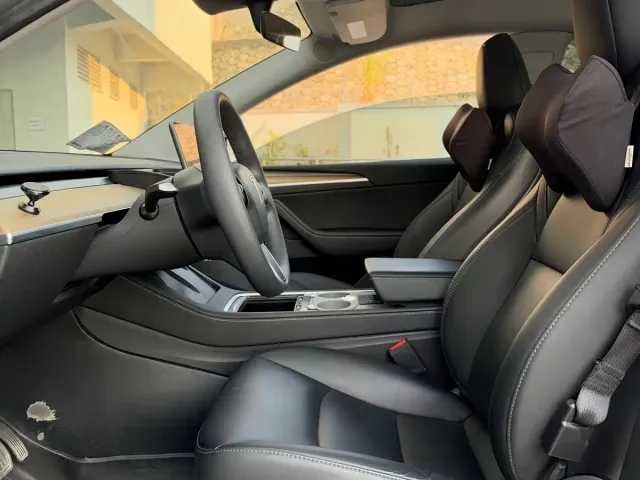 Tesla Model Y — Фото автомобиля 6