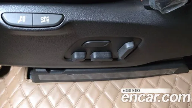 Kia Carnival Generation 4 — Фото автомобиля 29