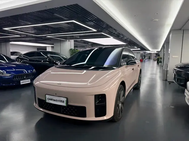 Li Auto i6 — Фото автомобиля 9