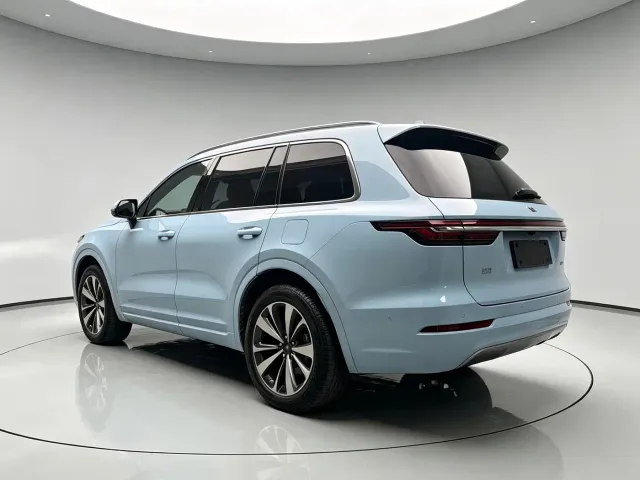 Li Auto ONE — Фото автомобиля 4