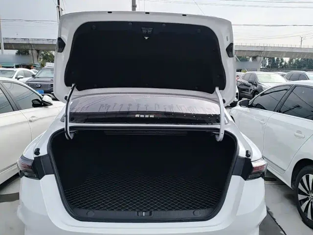 Geely Binrui — Фото автомобиля 18