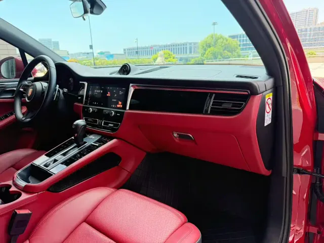 Porsche Macan — Фото автомобиля 10