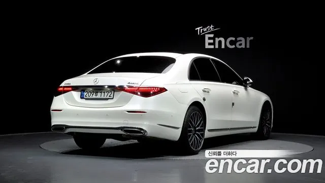 Mercedes-Benz S-Class — Фото автомобиля 2