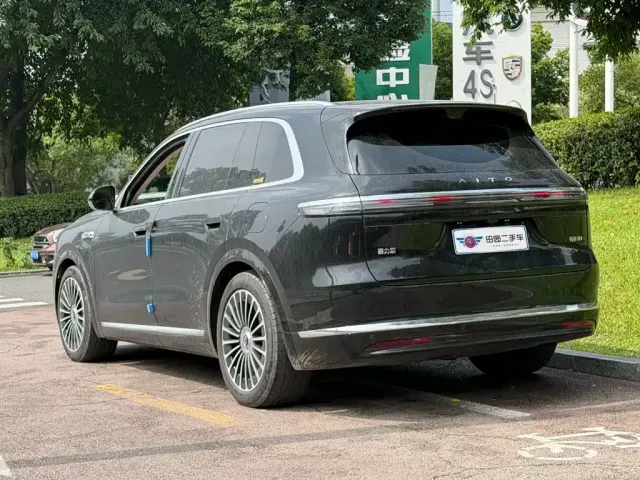 Aito M7 — Фото автомобиля 4