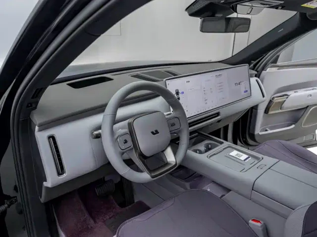 Li Auto L8 — Фото автомобиля 13