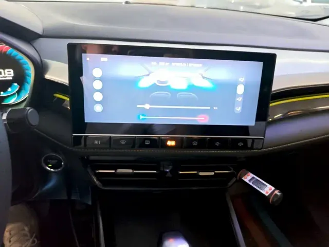 Roewe i5 — Фото автомобиля 12