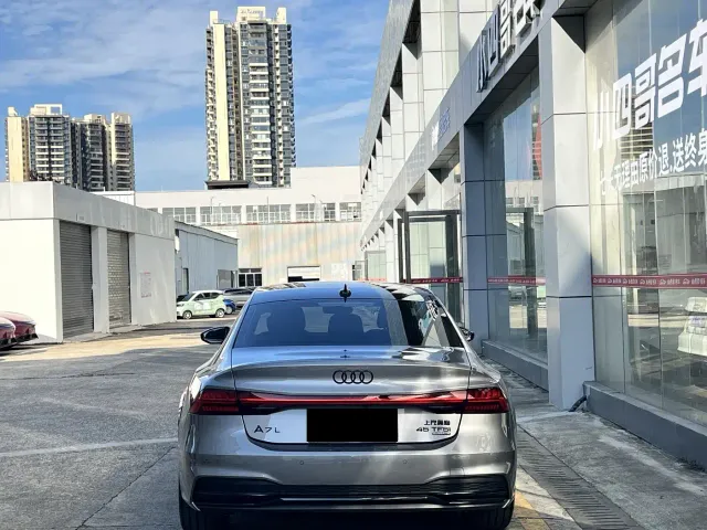 Audi A7L — Фото автомобиля 3