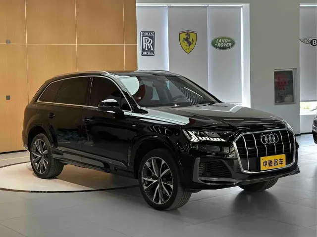 Audi Q7 — Фото автомобиля 3