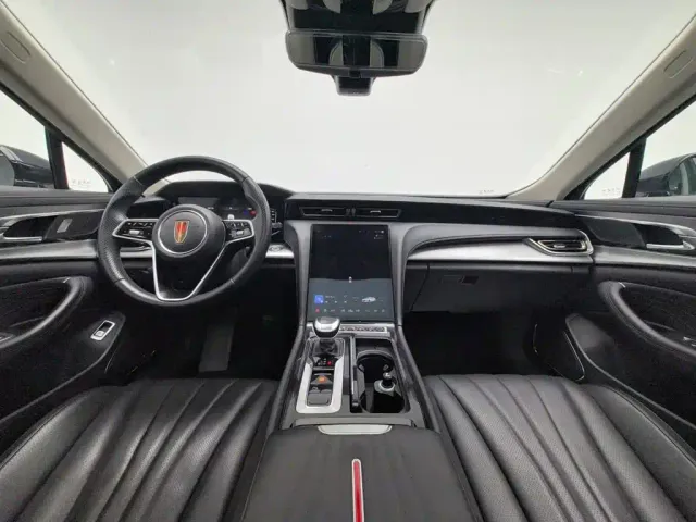 Hongqi H5 — Фото автомобиля 5