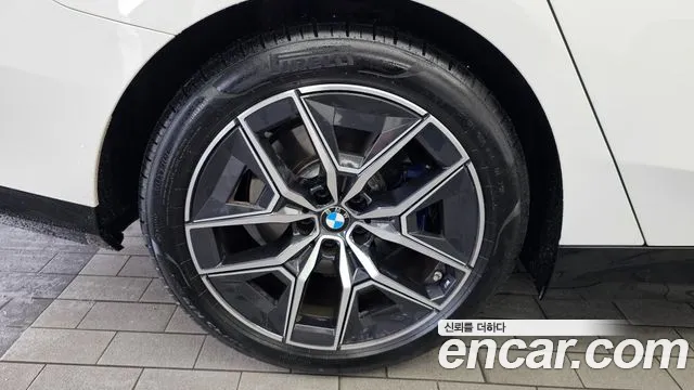 BMW 5-Series — Фото автомобиля 5