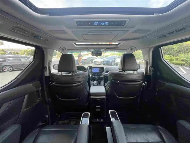 Toyota Vellfire — Фото автомобиля 12