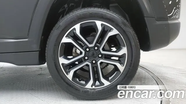 Jeep Compass 2nd Gen — Фото автомобиля 6