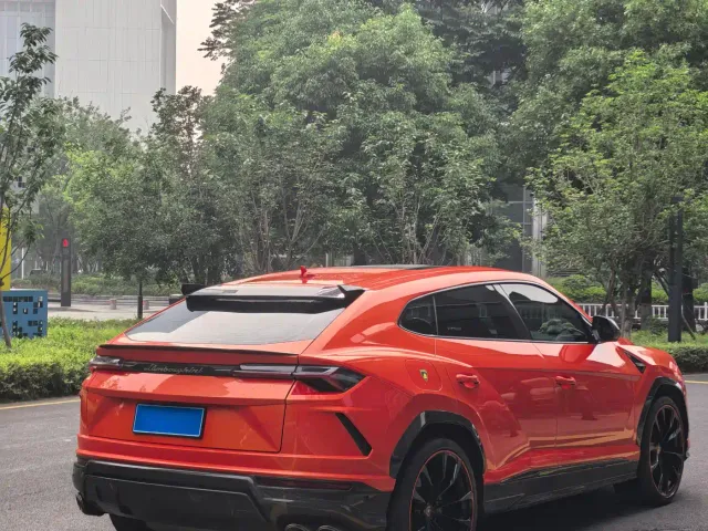 Lamborghini Urus — Фото автомобиля 16