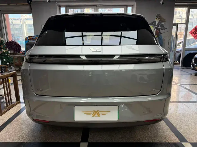 Li Auto L7 — Фото автомобиля 5