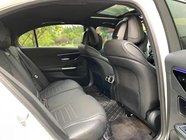Mercedes-Benz C-Class — Фото автомобиля 12