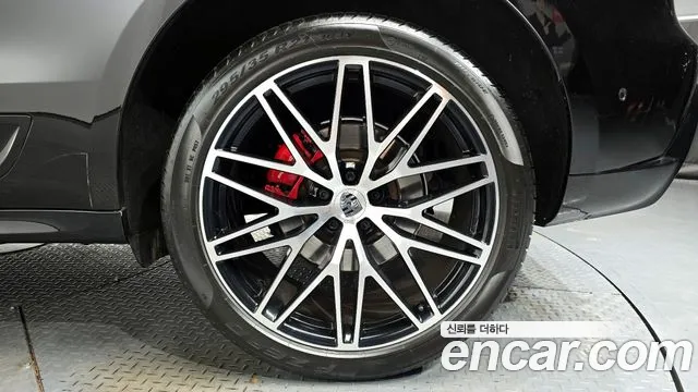 Porsche Macan — Фото автомобиля 21