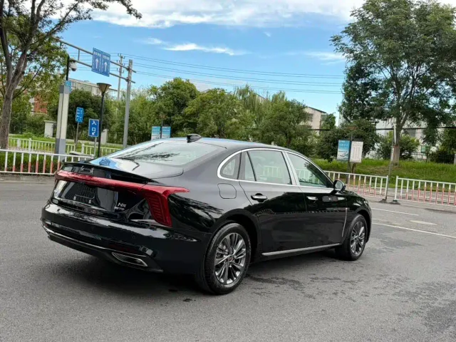 Hongqi H5 — Фото автомобиля 3