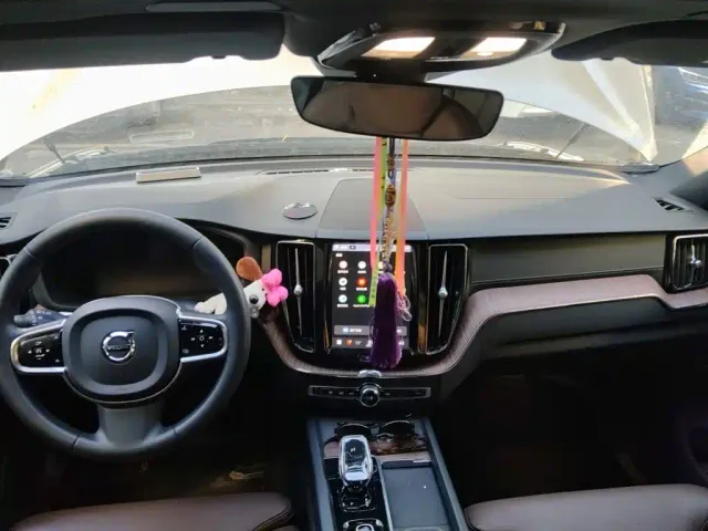 Volvo XC60 — Фото автомобиля 19