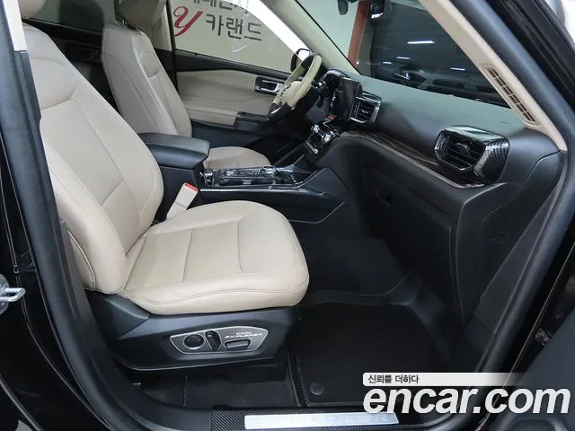 Ford Explorer — Фото автомобиля 7