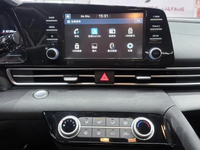 Hyundai Elantra — Фото автомобиля 15