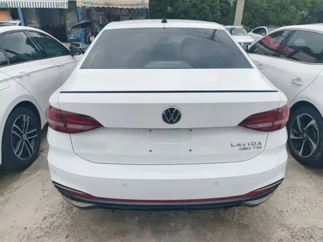 Volkswagen Lavida — Фото автомобиля 5