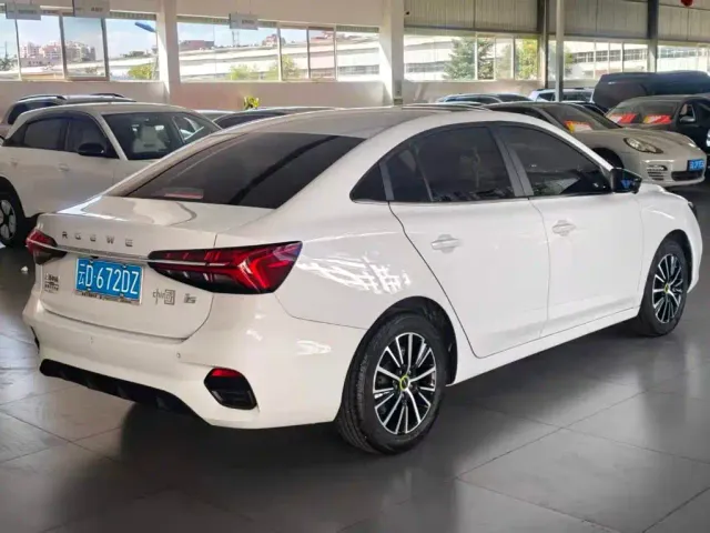 Roewe i5 — Фото автомобиля 3