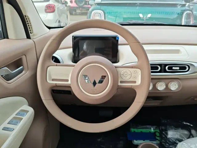 Wuling Hongguang Mini EV — Фото автомобиля 10
