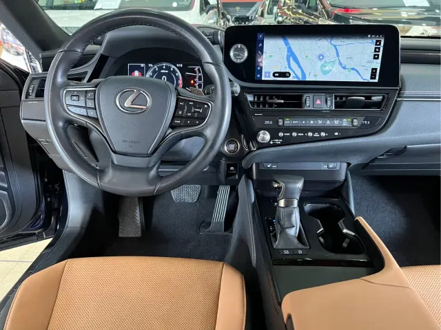Lexus ES — Фото автомобиля 13