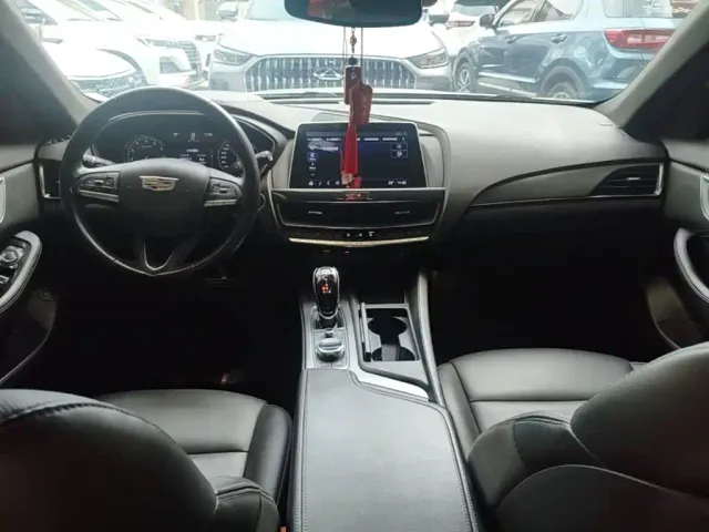 Cadillac CT5 — Фото автомобиля 9