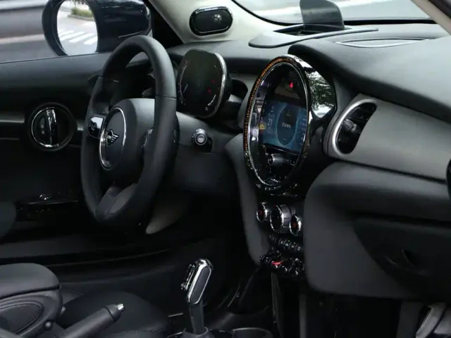 MINI Hatch — Фото автомобиля 21