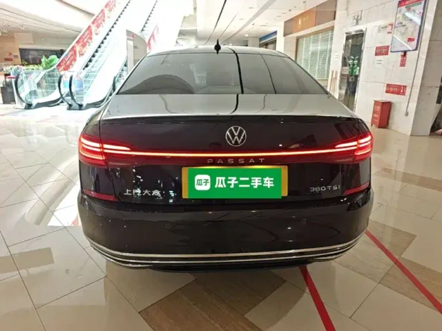 Volkswagen Passat — Фото автомобиля 5