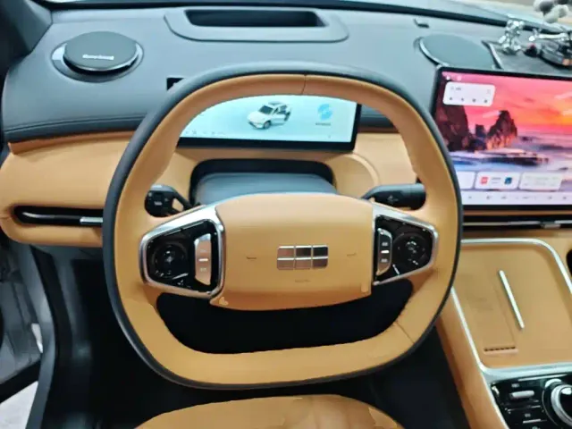 Geely Galaxy Starship 7 EM-i — Фото автомобиля 3