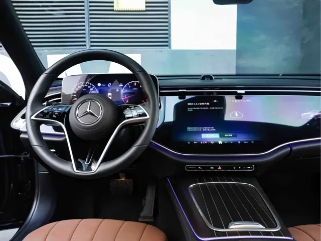 Mercedes-Benz E-Class — Фото автомобиля 19