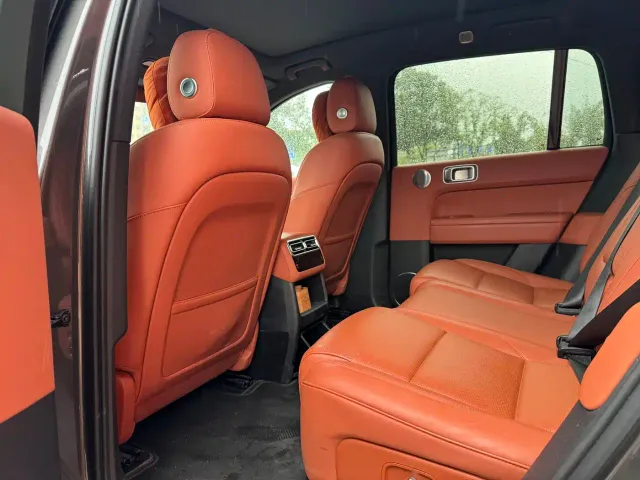 Li Auto L6 — Фото автомобиля 7