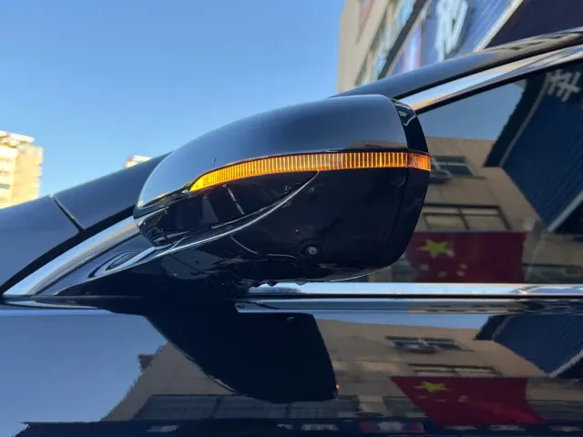 Buick LaCrosse — Фото автомобиля 3
