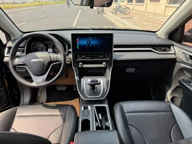 Haval M6 — Фото автомобиля 5