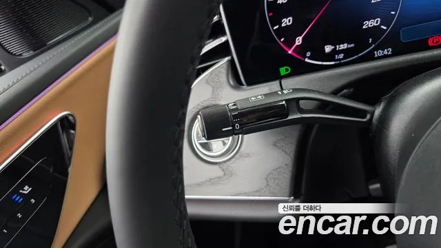 Mercedes-Benz E-Class — Фото автомобиля 28