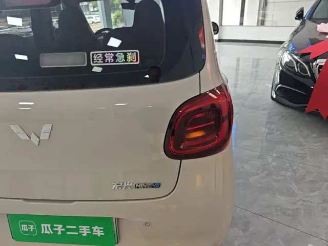 Wuling Hongguang Mini EV — Фото автомобиля 7