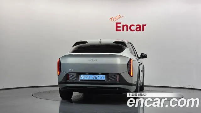 Kia EV4 — Фото автомобиля 4