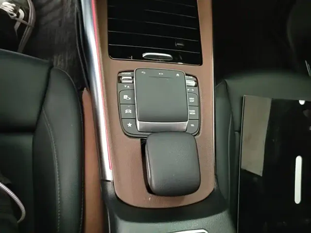 Mercedes-Benz EQA — Фото автомобиля 18