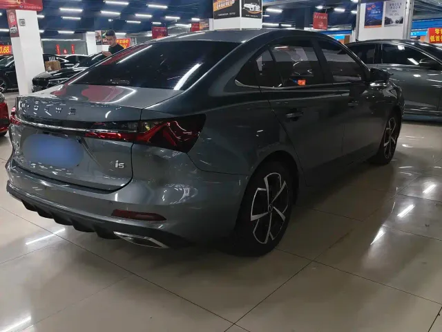 Roewe i5 — Фото автомобиля 4
