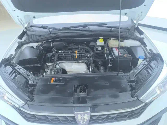 Roewe i5 — Фото автомобиля 10