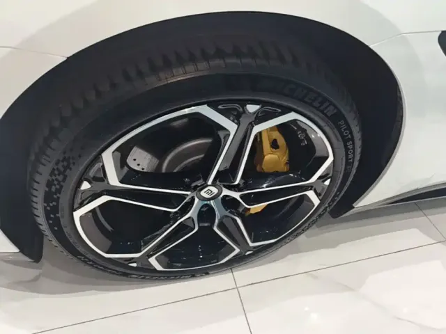 Xiaomi SU7 — Фото автомобиля 22