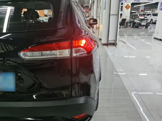 Toyota Frontlander — Фото автомобиля 13