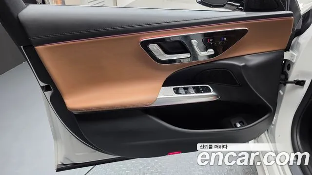 Mercedes-Benz E-Class — Фото автомобиля 24