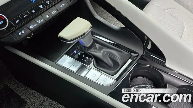 Hyundai Avante CN7 — Фото автомобиля 12