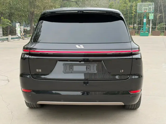 Li Auto L9 — Фото автомобиля 11